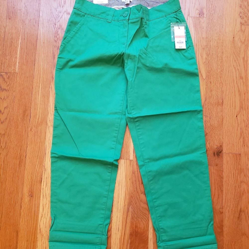 NWT Size 2 Green Crown and Ivy Capri Pants